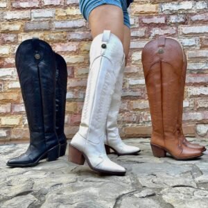 Bota vaquera café larga bordada