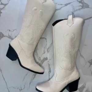 Bota vaquera caballo de mar latte bordada