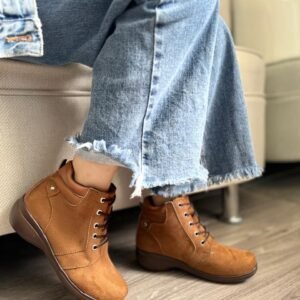 Botin melle con detalle tachuela