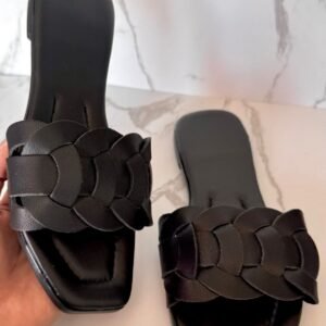 Sandalia trenzada negra