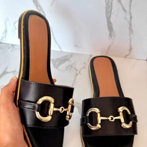 Sandalia hebilla negra