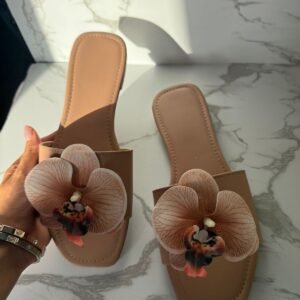 Sandalia flor maquillaje