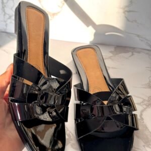 Sandalia tejido charol negro