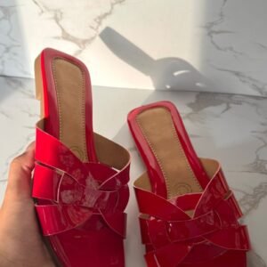 Sandalia tejido charol rojo