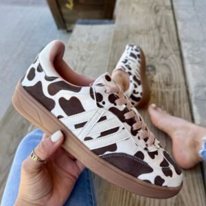 Tenis vacquita con lineas blancas