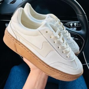 Tenis latte con lineas latte