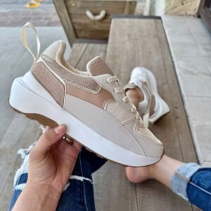 Tenis plataforma latte/maquillaje con lineas blancas